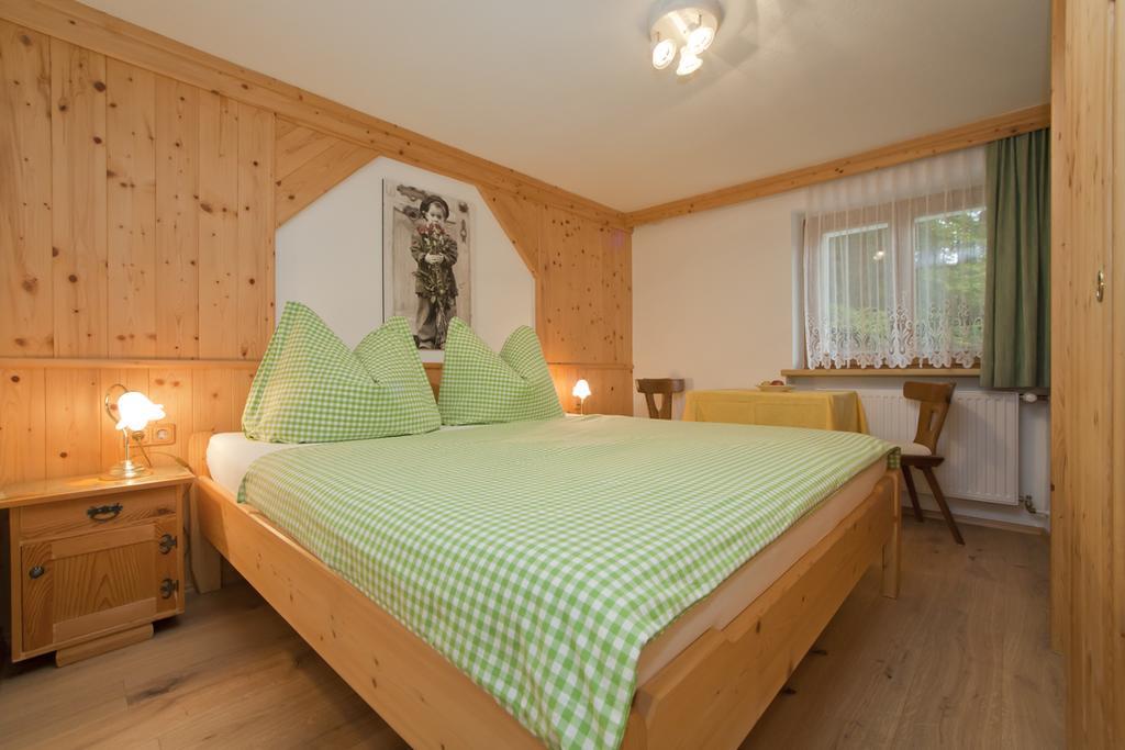 Haus Waldrand Apartment Oberndorf in Tirol Exterior photo
